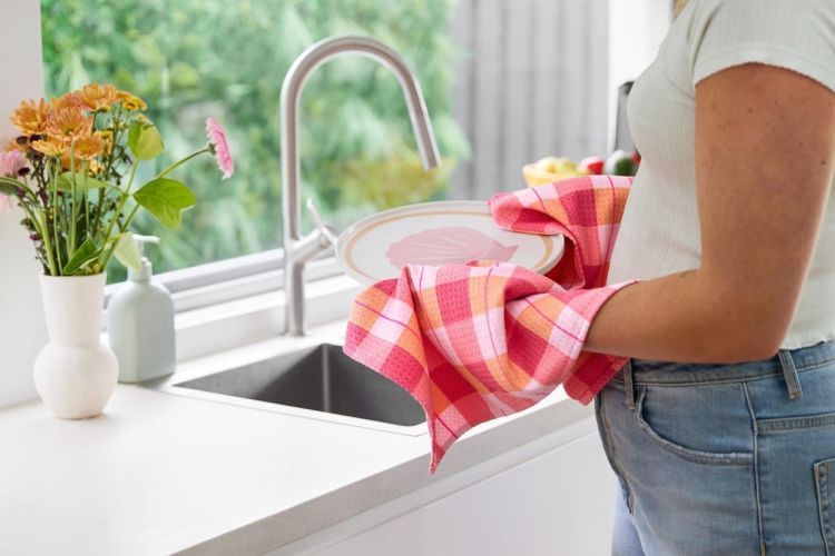 Dock & Bay Tea Towel - Medium (TEATWL-MD-STRAWFZ) - WeekendMode