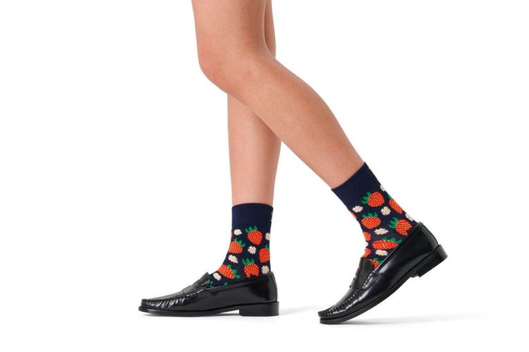 Happy Socks Strawberry Short Crew Sock (P004553/6500) - WeekendMode
