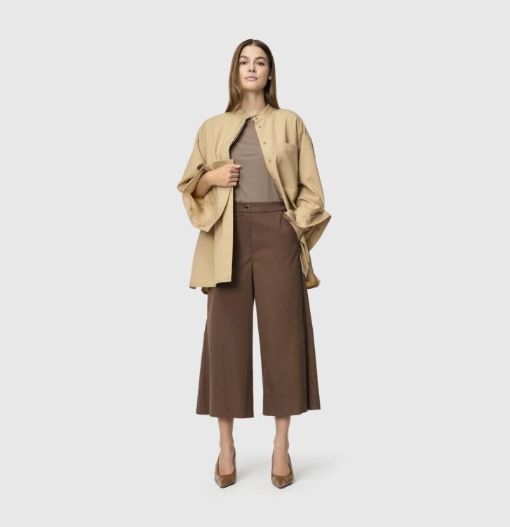 MAC CAROLINE cropped (3440/0400/278) - WeekendMode