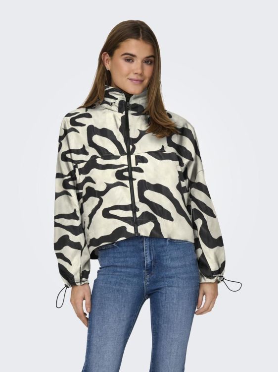 Only ONLBETTY BATSLEEVE AOP JACKET OTW (15281509/Birch BLACK UNEVEN STROKES) - WeekendMode