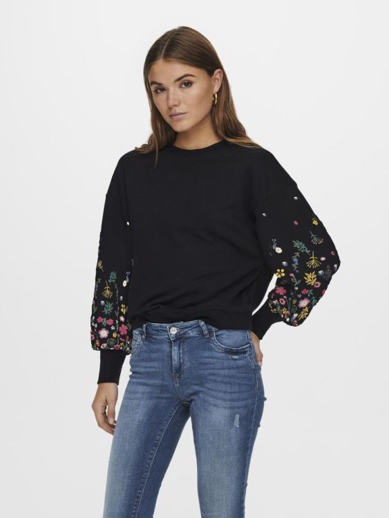 Only ONLBROOKE L/S O-NECK FLOWER SWT NOOS (15216364/Black SLEEVE FLOWER) - WeekendMode