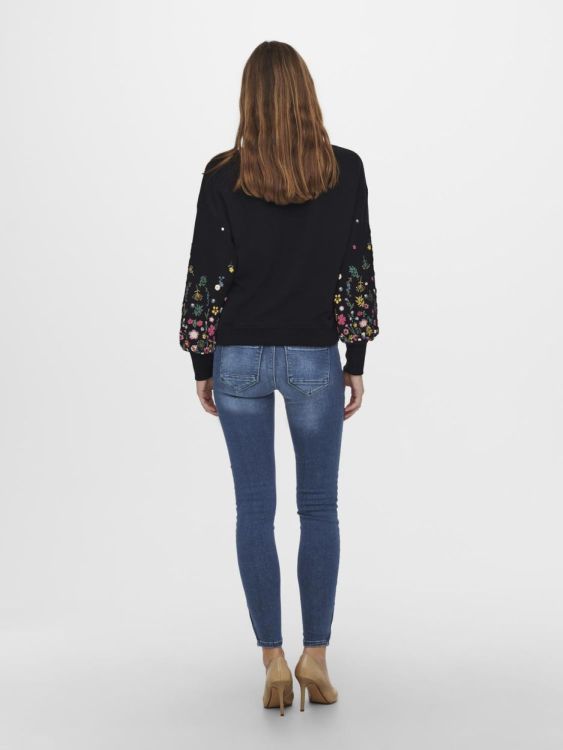 Only ONLBROOKE L/S O-NECK FLOWER SWT NOOS (15216364/Black SLEEVE FLOWER) - WeekendMode