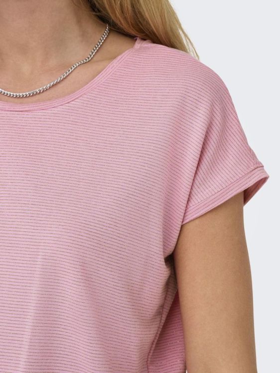 Only ONLCLAUDIA LIFE S/S GLITTER TOP NOOS JRS (15318422/Bonbon GOLD LUREX STRIPE) - WeekendMode