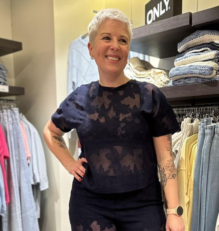 Only ONLMIRABELLA S/S O-NECK LACE TOP JRS (15369252/Night Sky) - WeekendMode