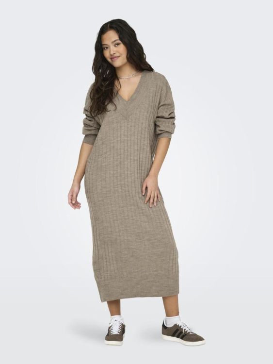 Only ONLNEW TESSA L/S MIDI V DRESS KNT NOOS (15236372/Beige W. MELANGE) - WeekendMode