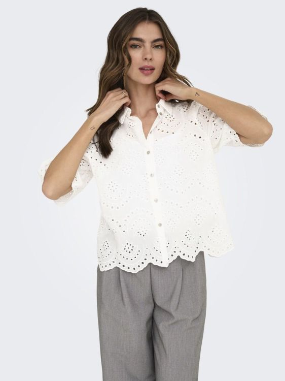 Only ONLVALAIS S/S SHIRT WVN NOOS (15351106/Cloud Dancer) - WeekendMode