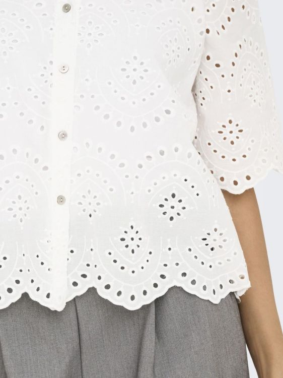 Only ONLVALAIS S/S SHIRT WVN NOOS (15351106/Cloud Dancer) - WeekendMode