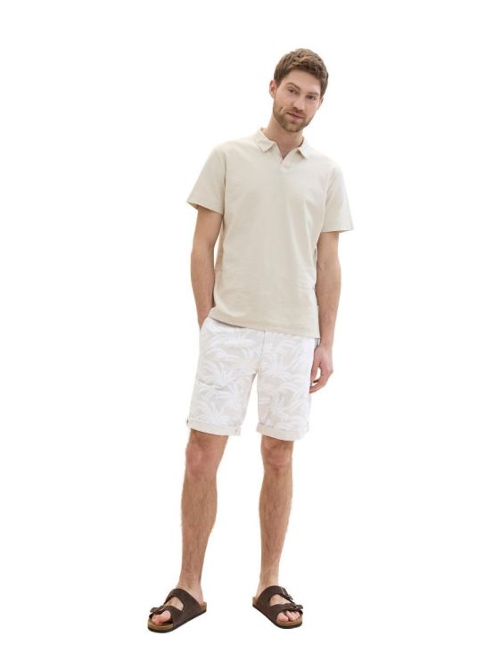 Tom Tailor Men Casual regular printed chino shorts (1041465/35411 beige brushed leaf design) - WeekendMode