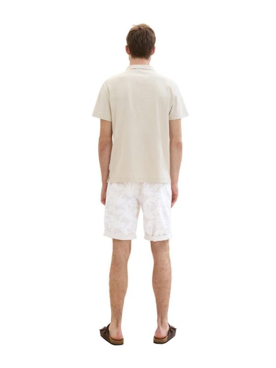 Tom Tailor Men Casual regular printed chino shorts (1041465/35411 beige brushed leaf design) - WeekendMode