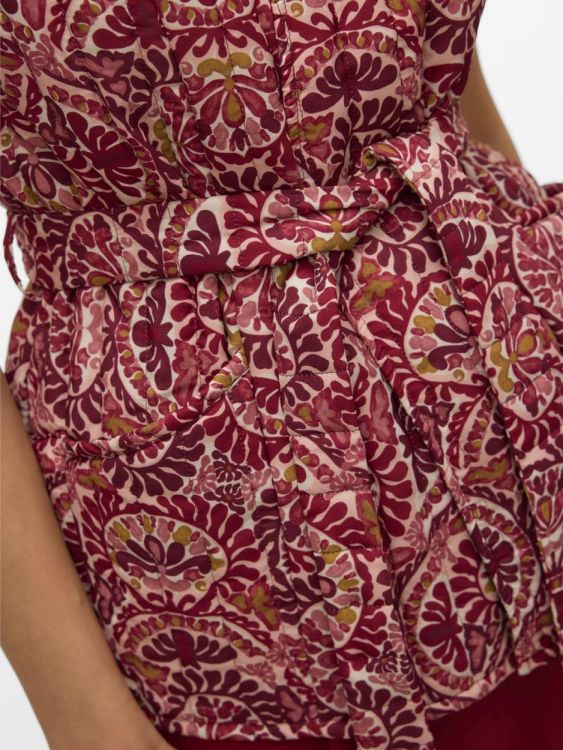 Vero Moda VMFLORENCE FAE S/L WAISTCOAT WVN BTQ GA (10333050/Karanda Red Florence) - WeekendMode