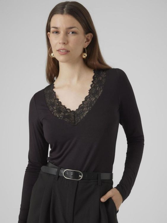 Vero Moda VMROSA LS V-NECK LACE TOP GA JRS NOOS (10298832/Black) - WeekendMode