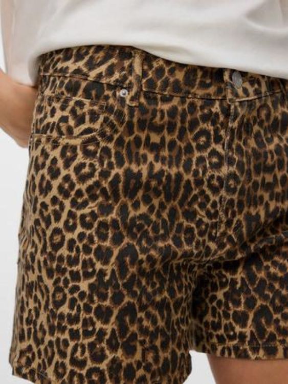 Vero Moda VMTESS MR DENIM AOP SHORTS NOOS (10329962/Silver Mink LEOPARD) - WeekendMode